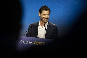 博阿斯：C罗的国家队生涯不能就这么结束；球员应接受教头的安排